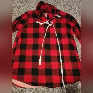 1X long sleeved turtle neck shirt